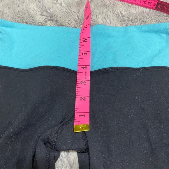 Lululemon Crop Leggings - Picture 5 of 7